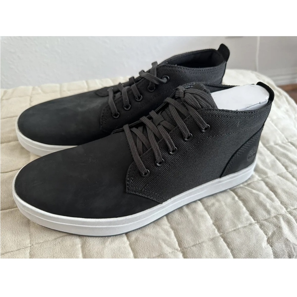 New Men’s Timberland Davis Square Chukka Shoes, Size 8.5